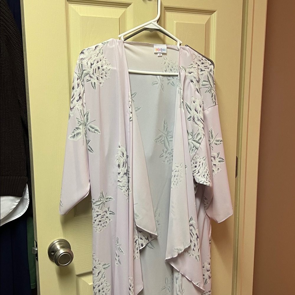 LuLaRoe Light Pink Floral Kimono